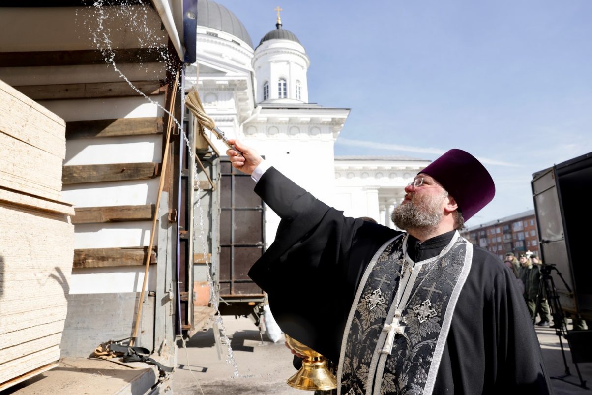 Четыре грузовика с гуманитарной помощью отправили в зону СВО из Нижегородской области