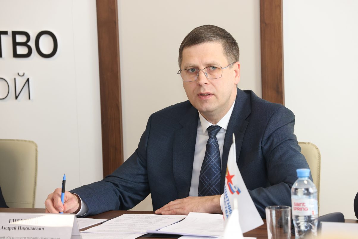 Андрей Гнеушев подвел итоги работы межведомственной комиссии по поддержке участников СВО в 2025 году