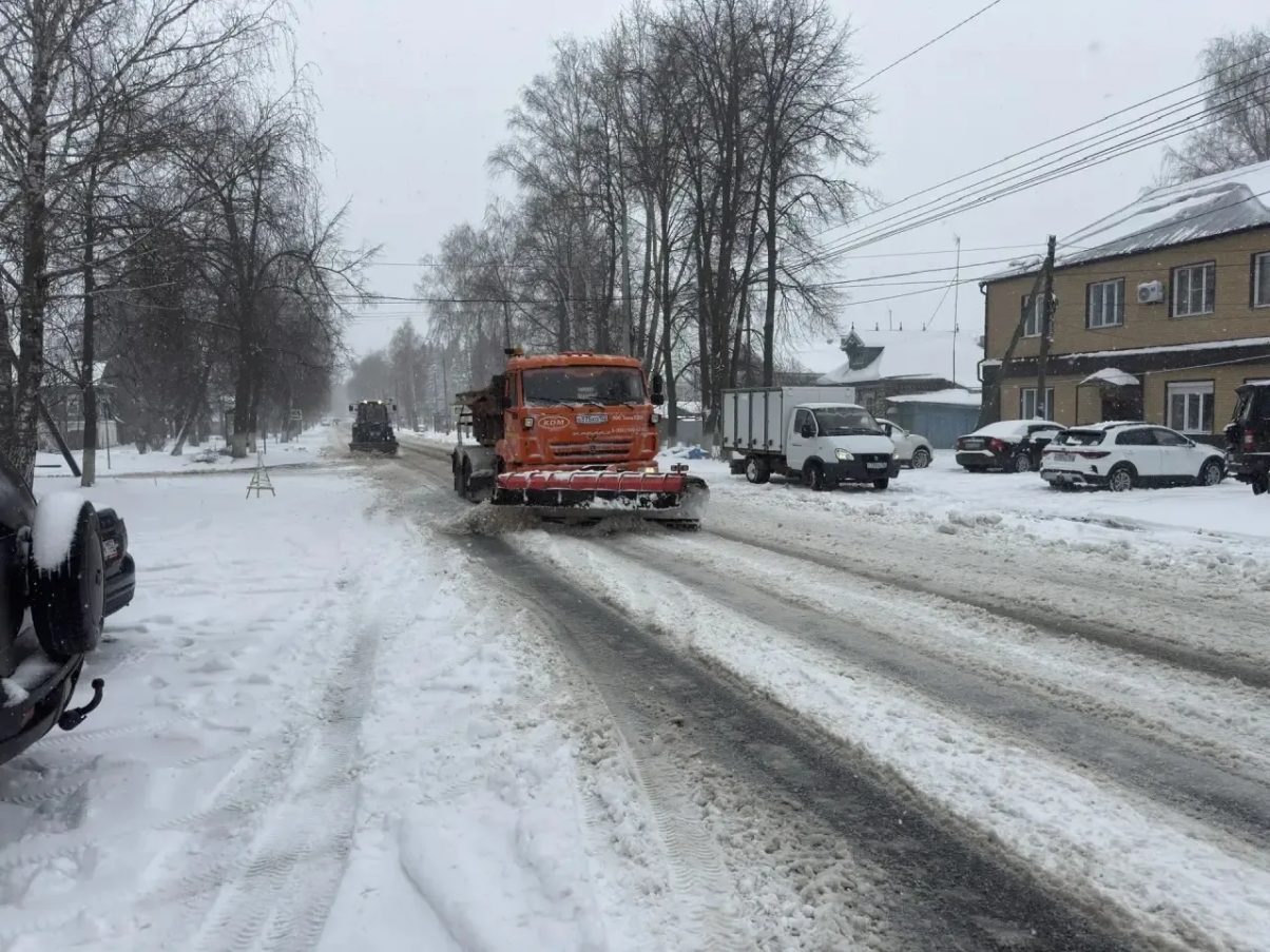 Дорожные службы Нижегородской области работают в усиленном режиме из-за апрельского снегопада